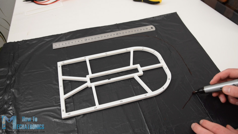 marking the plastic bag according the the skirt holder